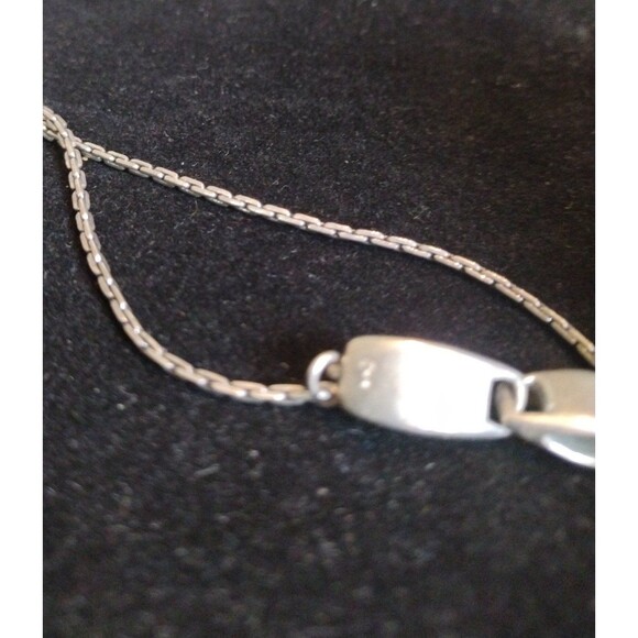 Guess Y2K silvertone interlocking pendant necklace Stamped - Picture 7 of 7